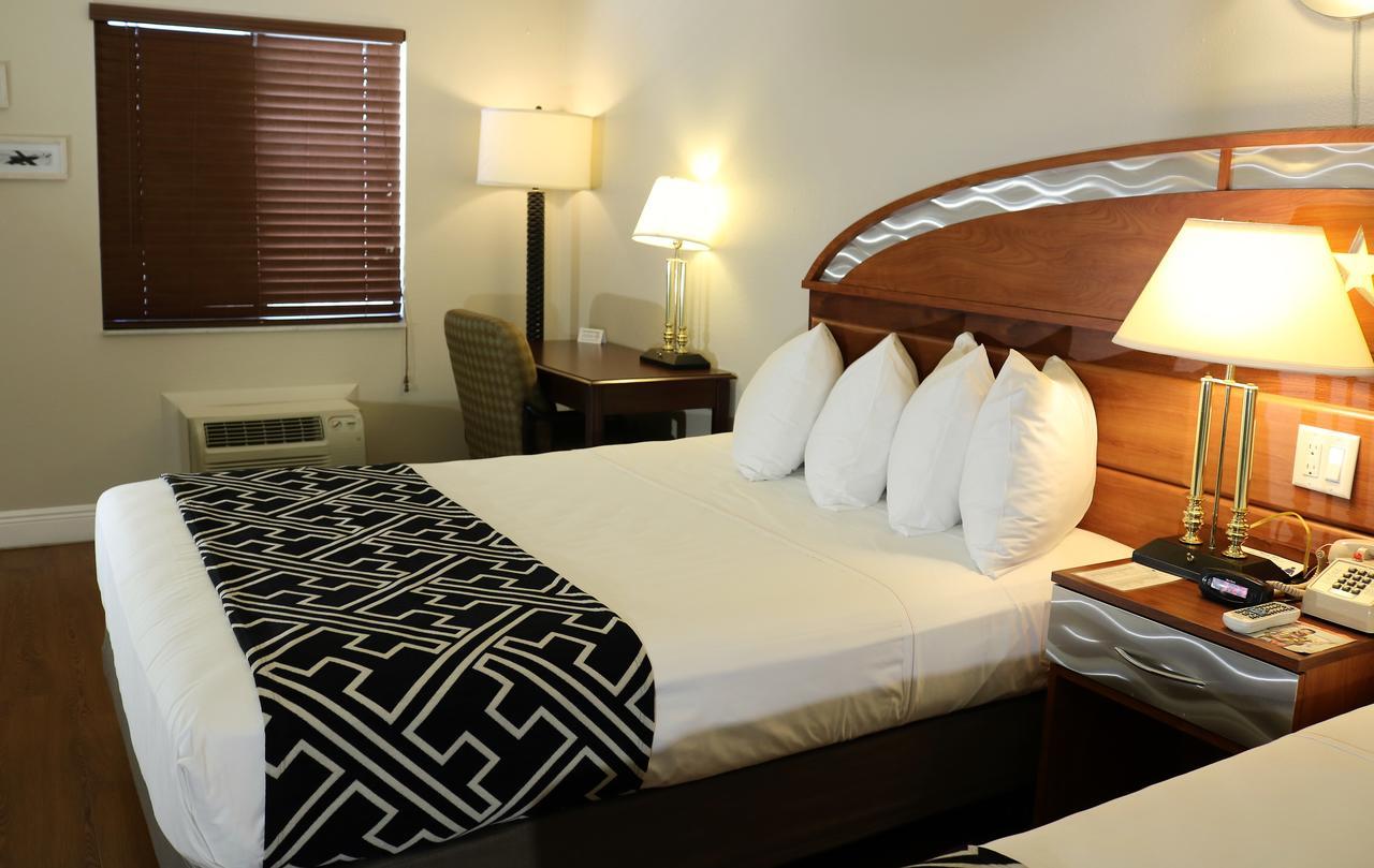 Monte Carlo Inn- Near Disney คิสซิมมี ภายนอก รูปภาพ