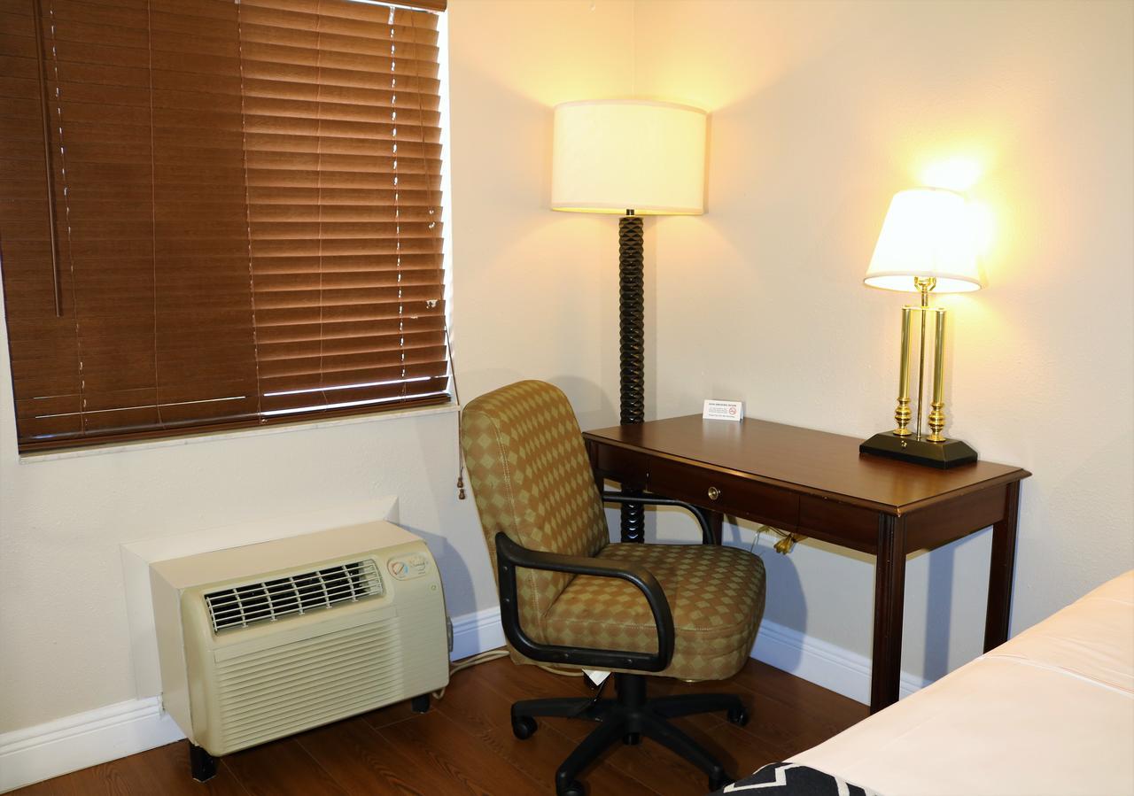 Monte Carlo Inn- Near Disney คิสซิมมี ภายนอก รูปภาพ